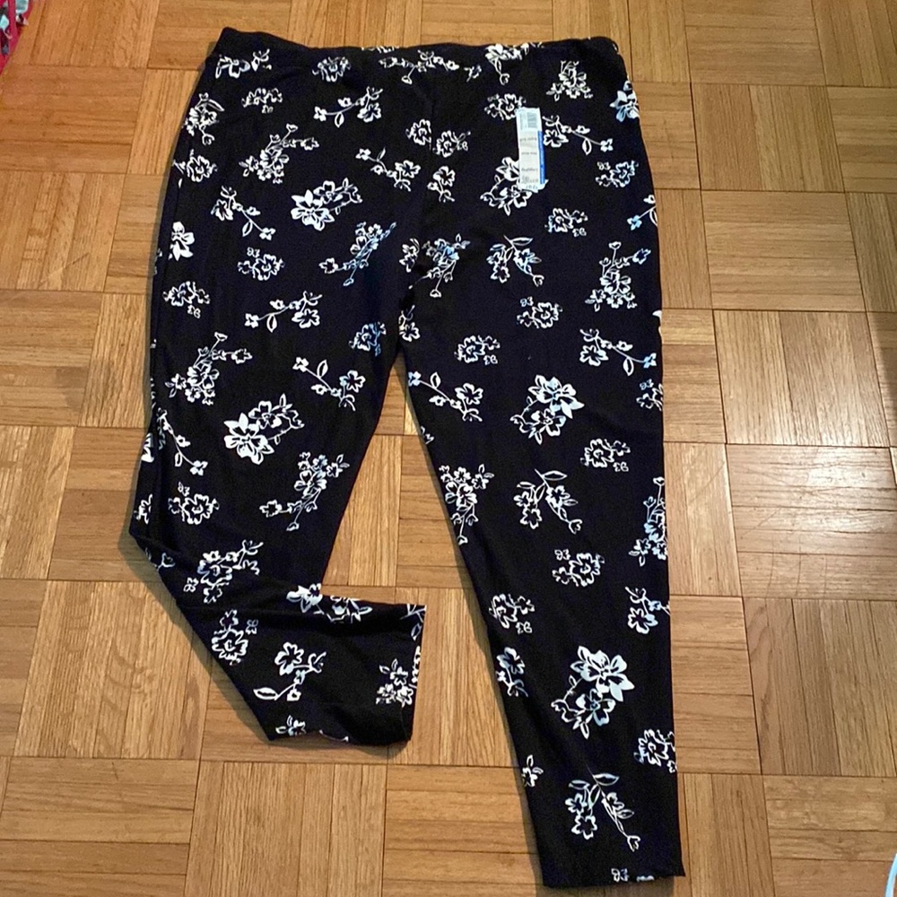 Super soft leggings size 2X (20-22W)